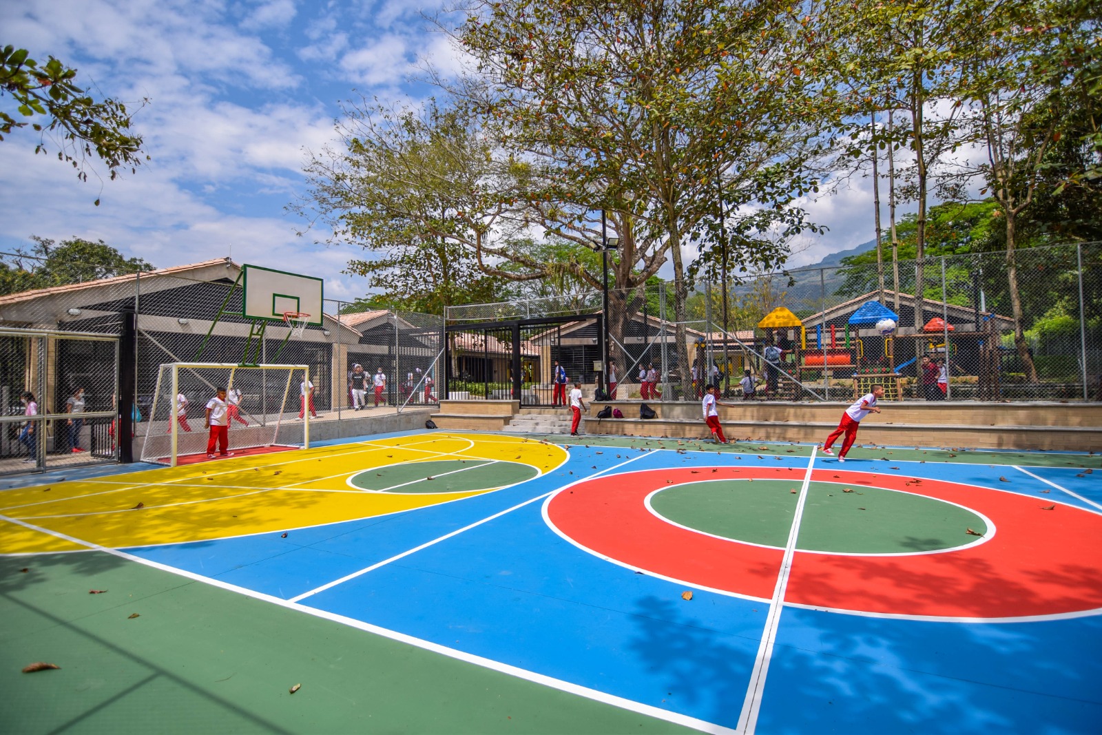 Ingreso al Programa de Mejoramiento de la Calidad de la Educación. Alianza Fundación  Fraternidad Medellín, Fundación Sofía Pérez y  Gobernación de Antioquia.